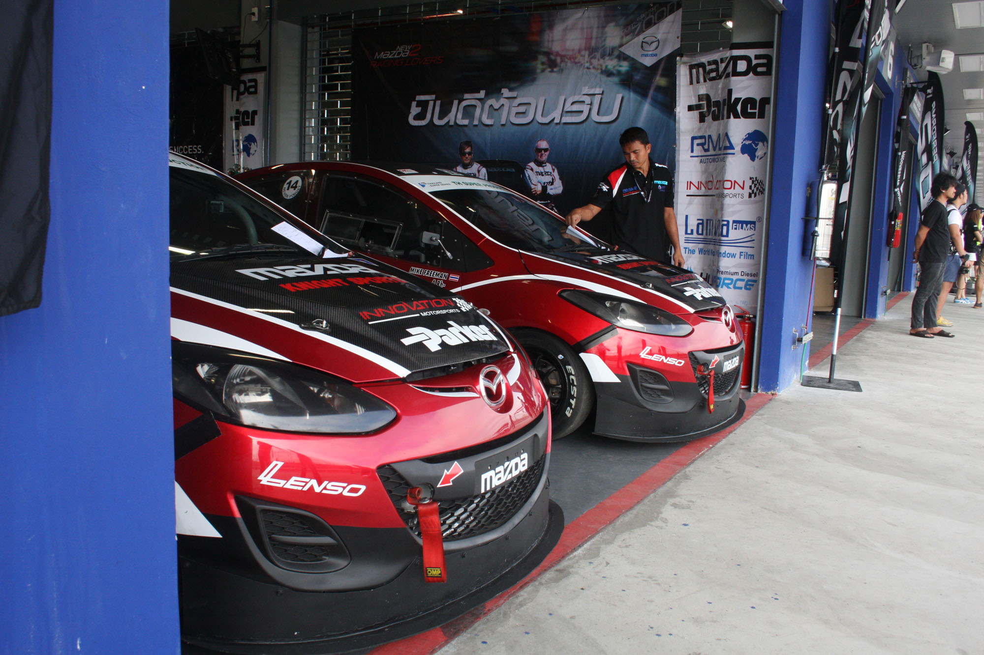 Mazda 2s Fight Tough Battle at Thailand's Super Production Race ...